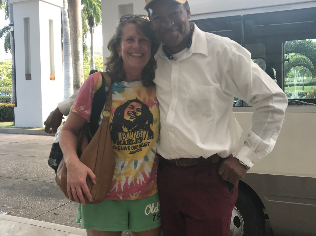 Uton's Private Tours-蒙特戈贝必去景点