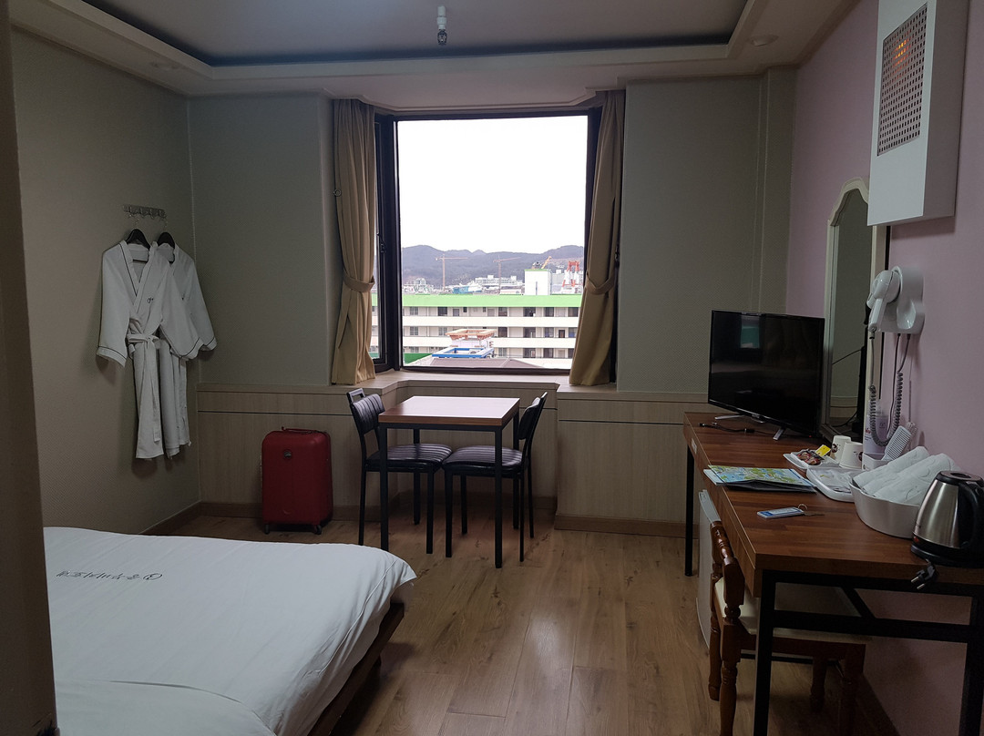 Chungmu Beach Hotel主图