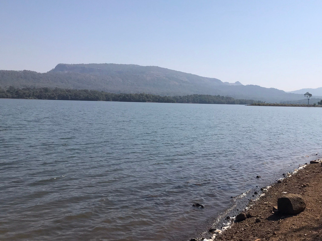 Vandri Lake景点图片