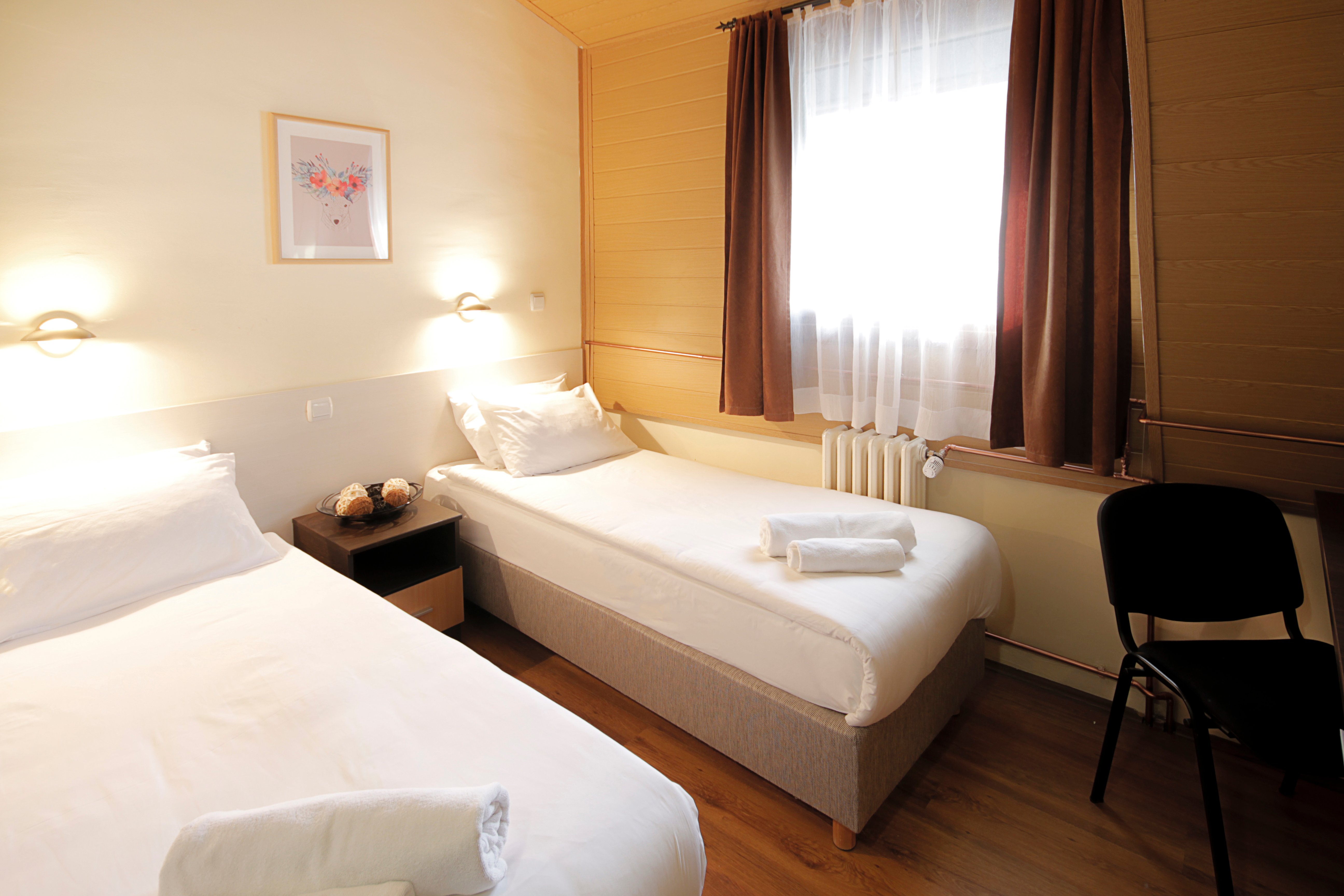 Hotel Junior-官方