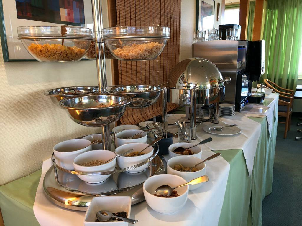 克雷菲尔德花园酒店主图