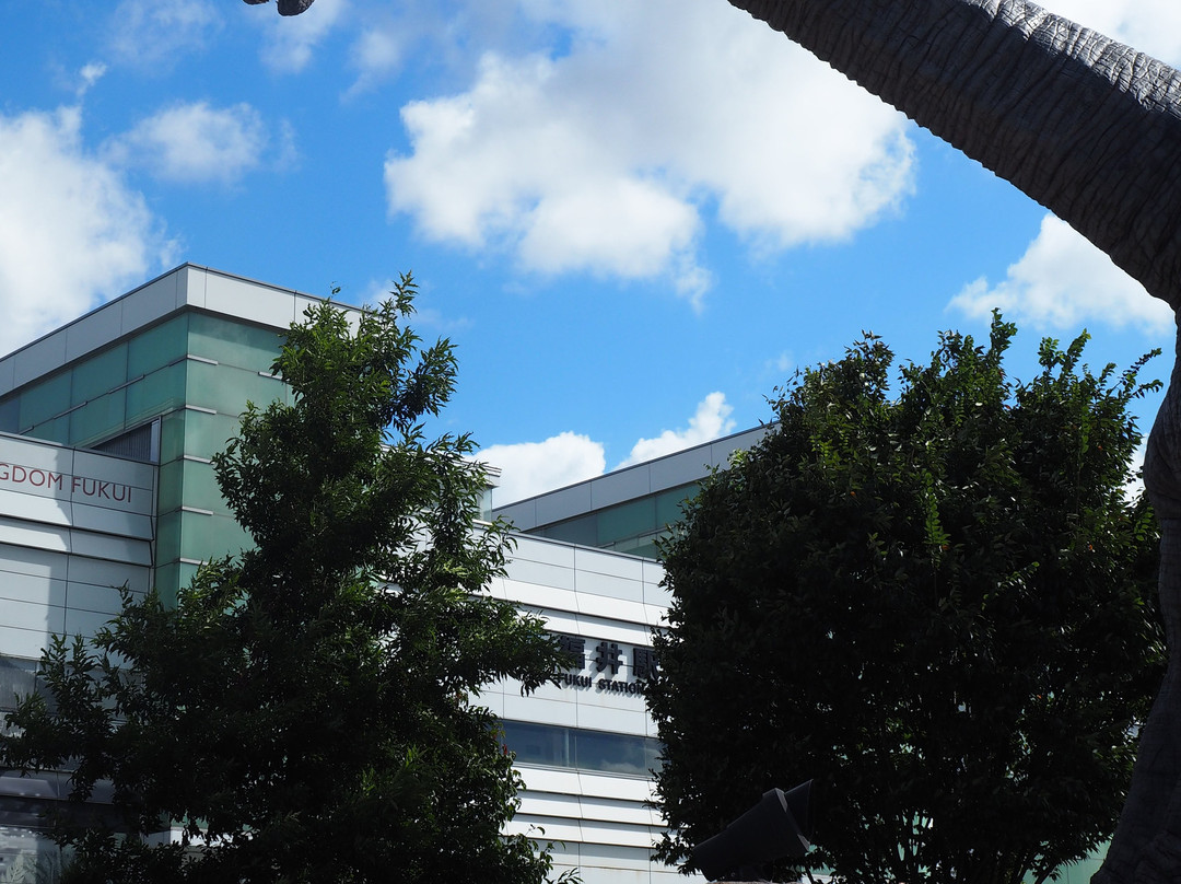 Dinosaur Station at Fukui Station景点图片