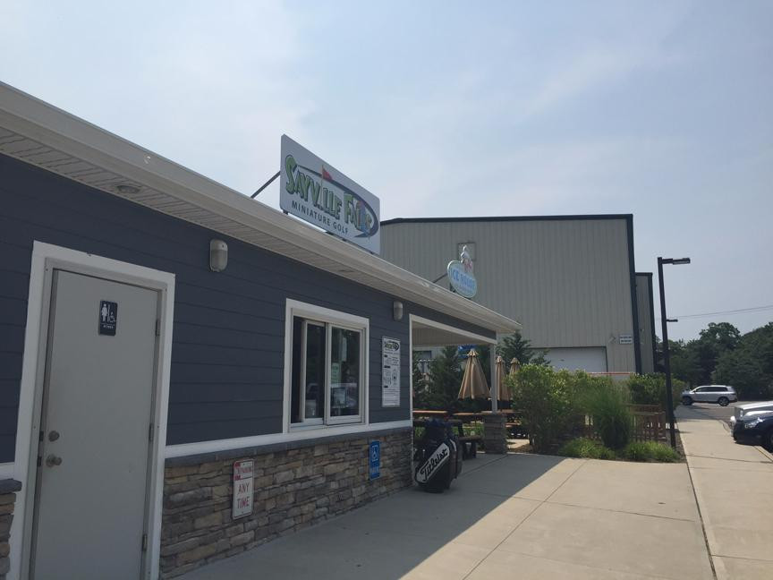 Cherry Grove旅游景点-Sayville Falls Mini Golf