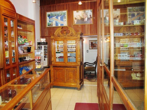 Martinez旅游景点-Tabaqueria amero