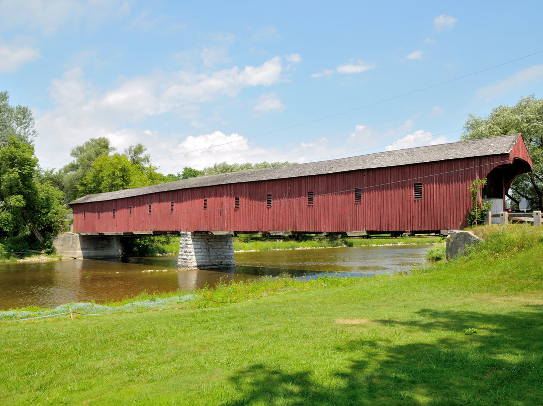 West Montrose Covered Bridge (Kissing Bridge)景点图片