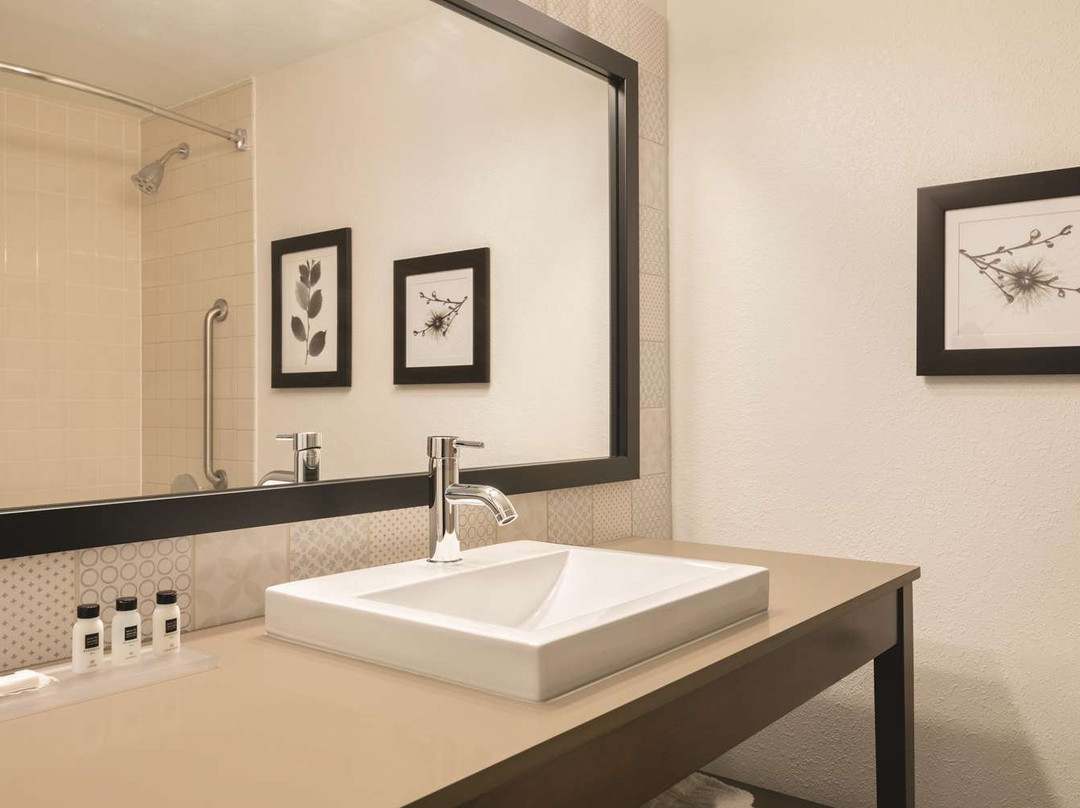 Country Inn & Suites by Radisson, Fergus Falls, MN主图