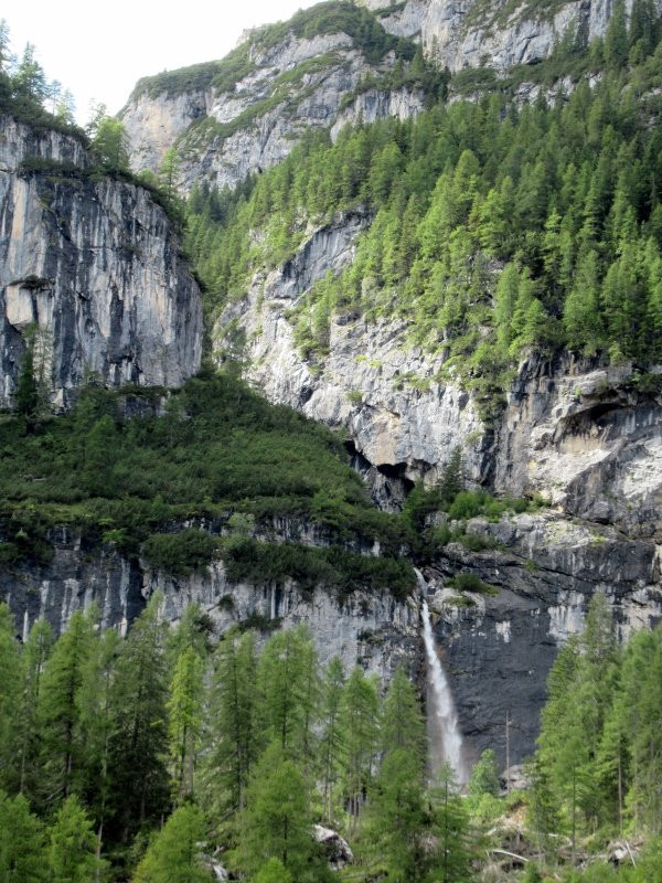 Cascata Orrido Val Di Gares景点图片