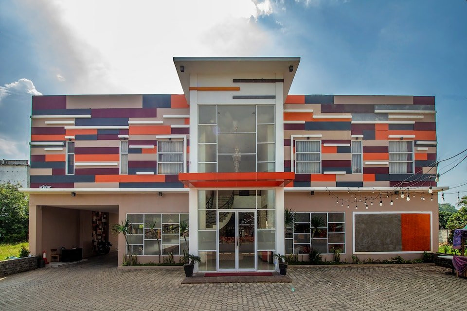 Pesawaran酒店住宿-OYO 1017 Regency Hotel