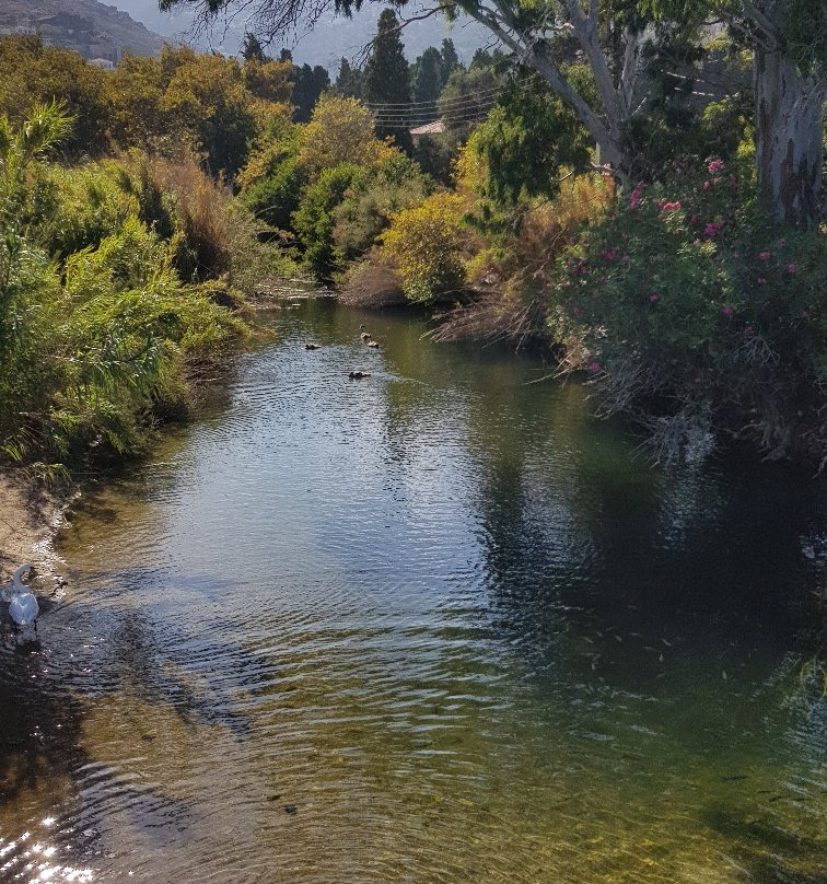 Gialia Beach-Stenies必去景点