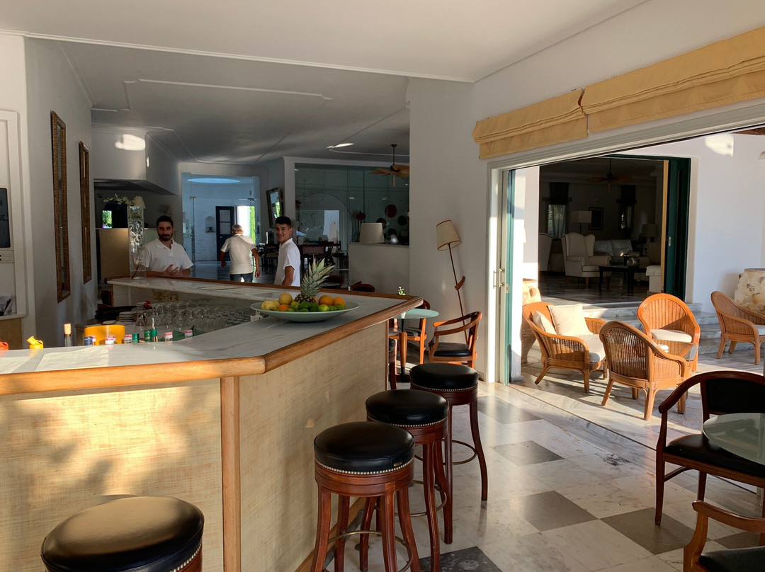 伊利亚度假酒店主图