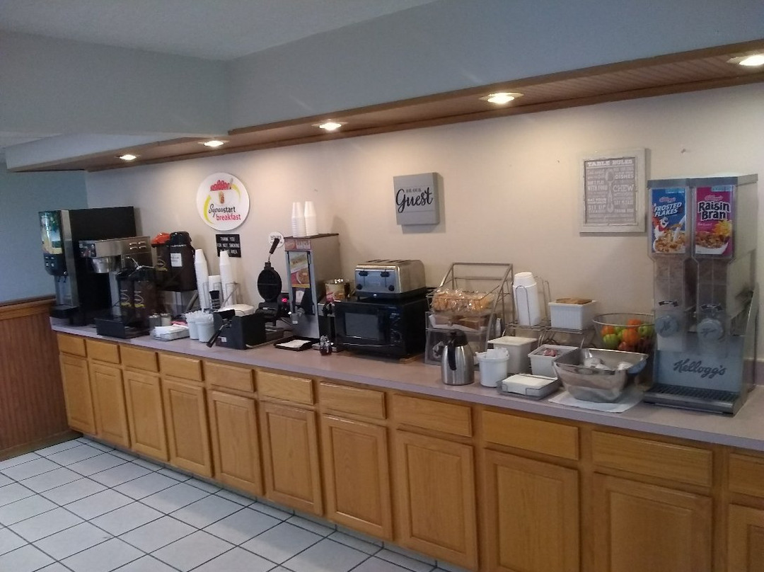 Super 8 by Wyndham Coshocton Roscoe Village主图