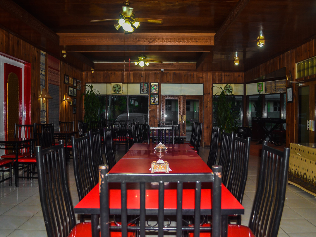 英德拉托拉雅酒店主图