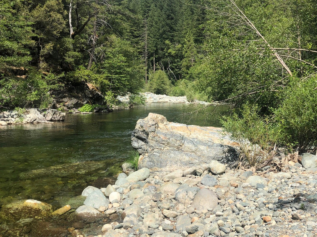 Gray Eagle Lodge主图