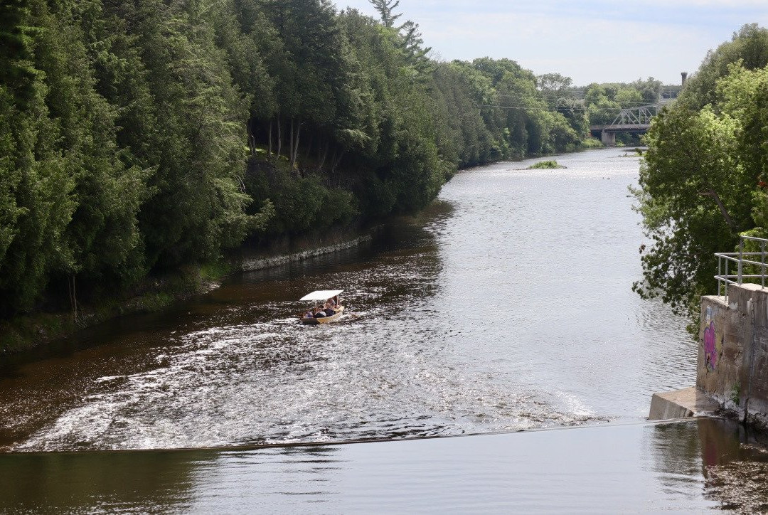 Elora Raft Rides-伊劳拉必去景点