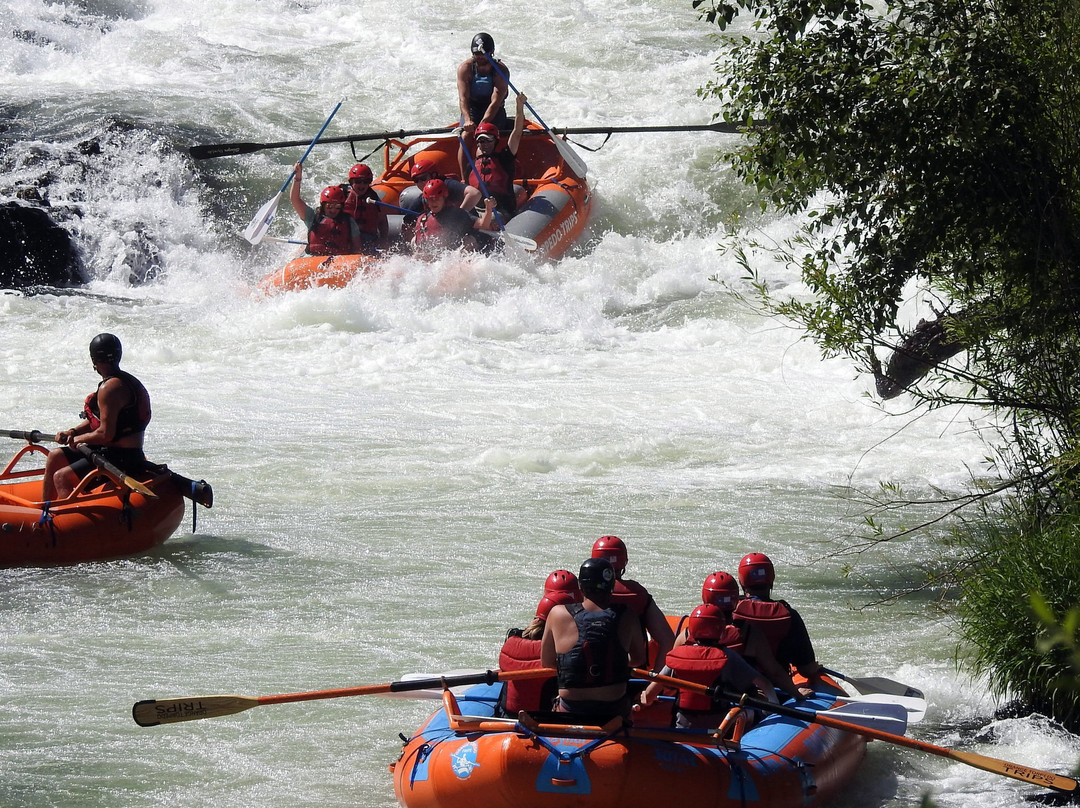 Ti'lomikh Falls-Gold Hill必去景点
