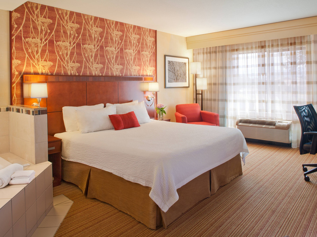 Courtyard by Marriott Medford Airport主图