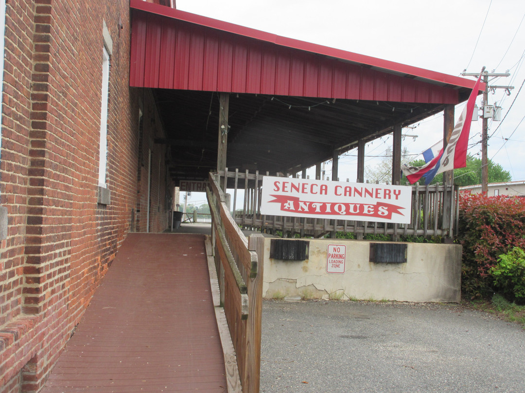 Seneca Cannery Antiques景点图片