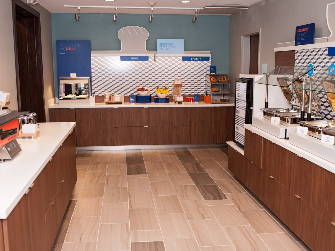 Holiday Inn Express & Suites Birmingham North - Fultondale By IHG主图