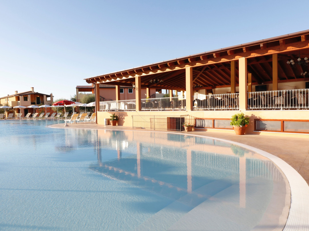 Marina Rey Beach Resort主图