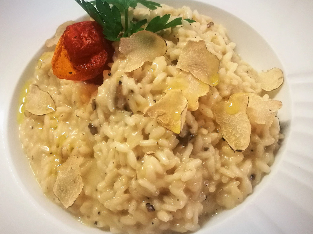 施特拉森餐馆和美食-Bivius Restaurant