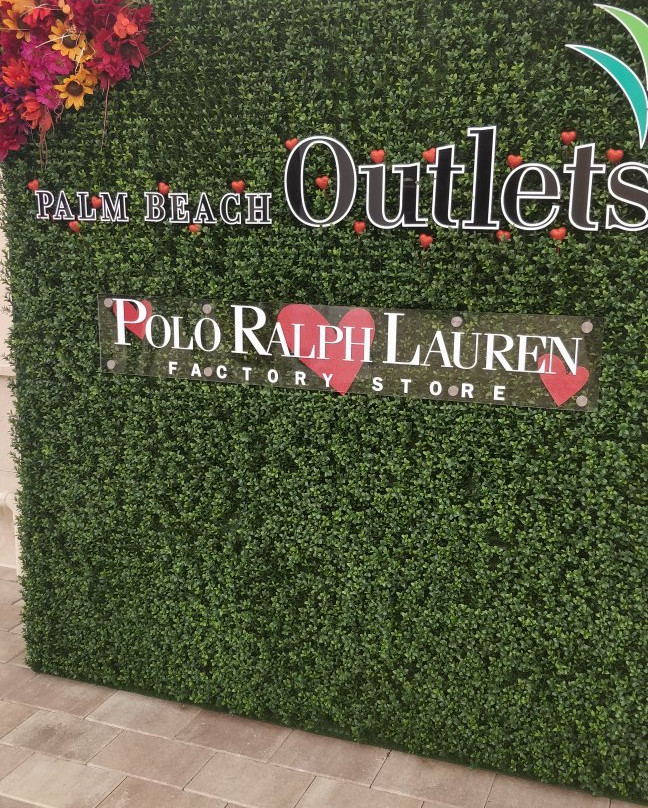 Tanger Outlets Palm Beach景点图片