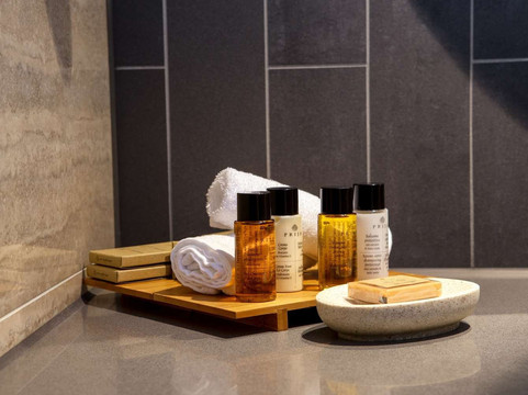 伦敦河畔希尔顿酒店主图