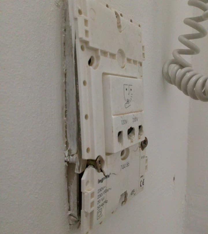 巴黎罗斯尼舒适酒店
