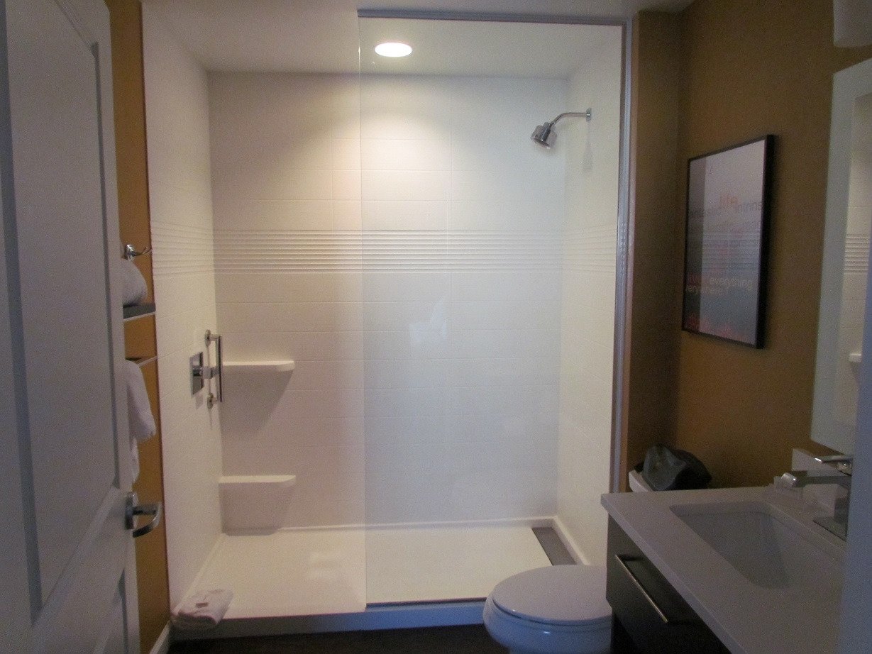 TownePlace Suites Orlando Altamonte Springs/Maitland-浴室