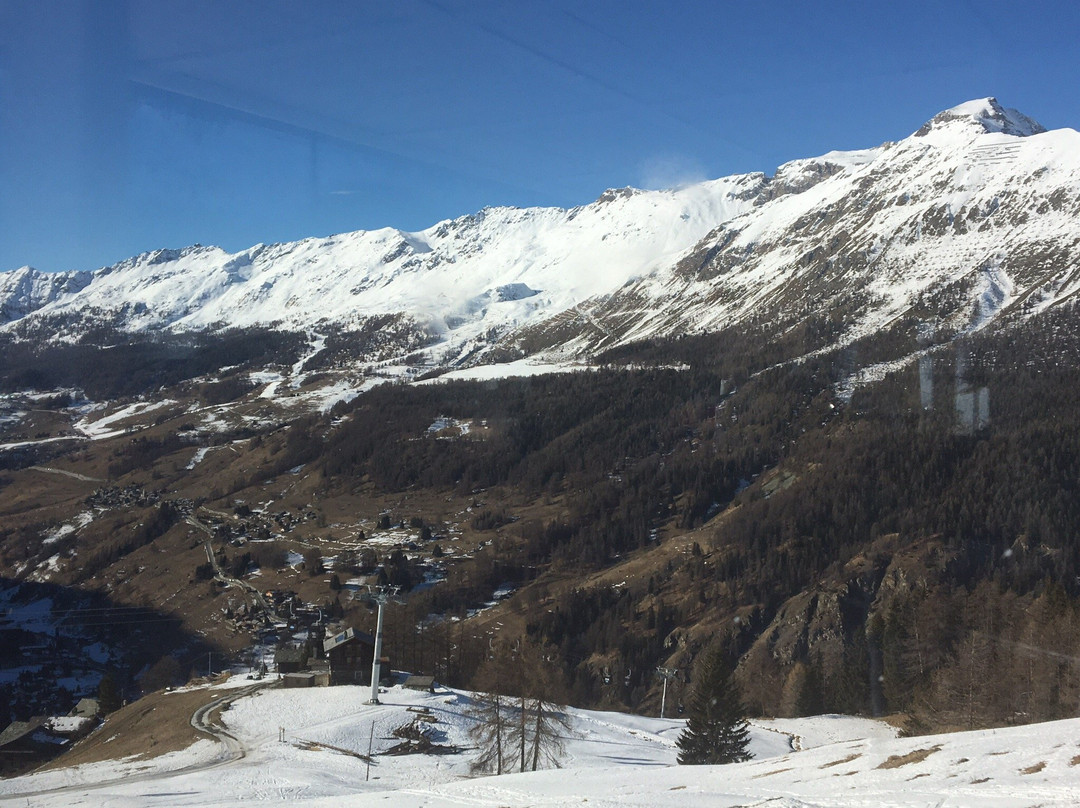 Crest Alpine Lodge & SPA主图