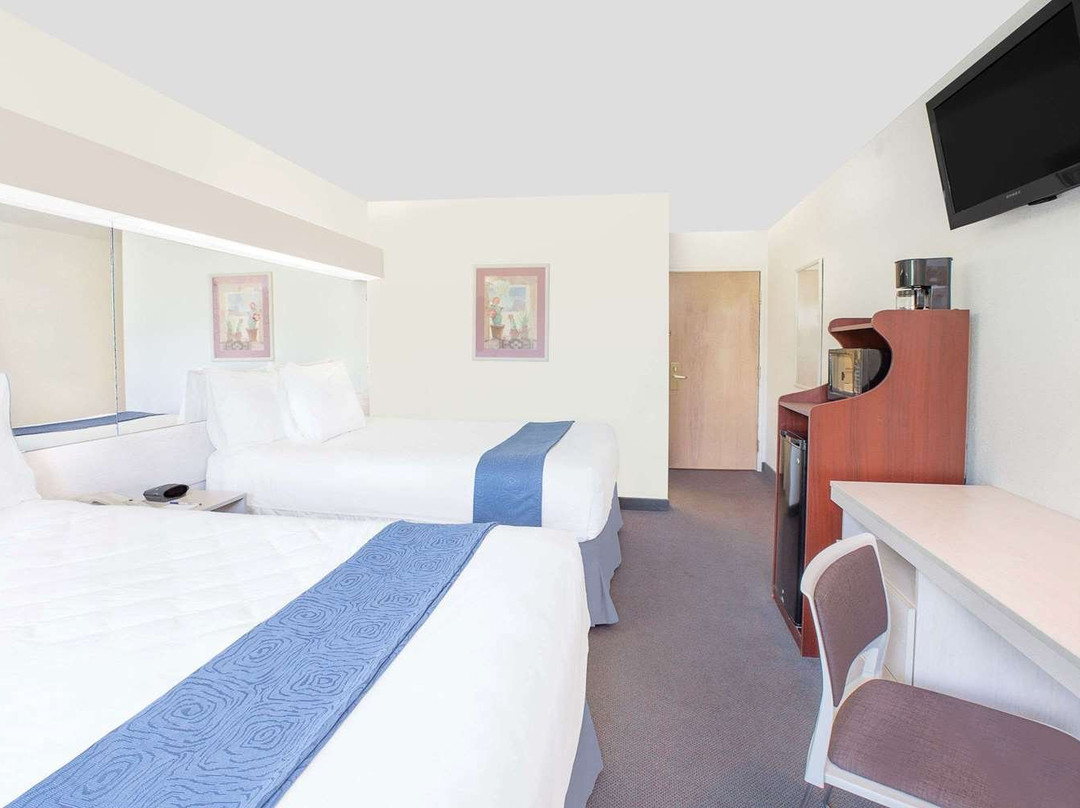 Microtel Inn & Suites by Wyndham Broken Bow主图