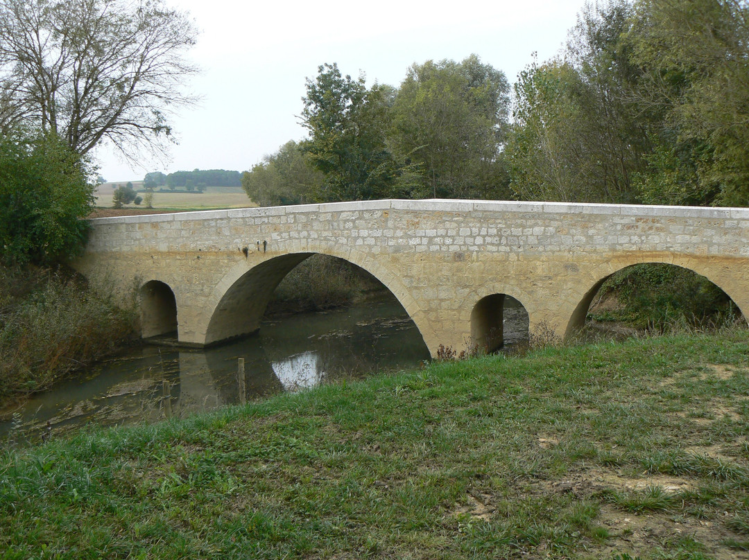 Pont De Lartigues-Larressingle必去景点