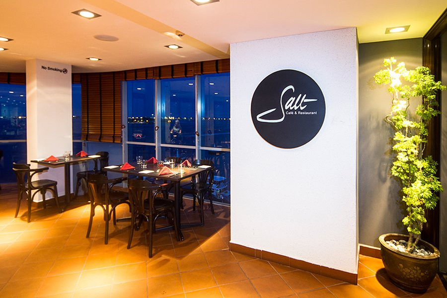 Salt Cafe & Restaurant