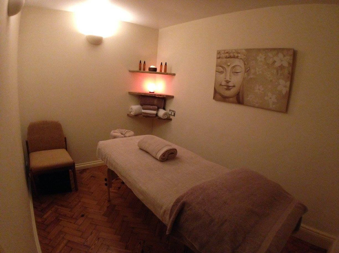 Yemanjá Therapy-伯恩茅斯必去景点