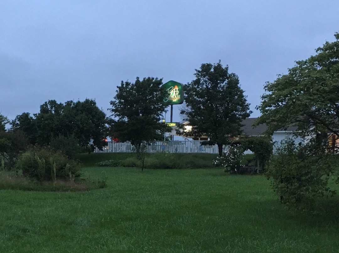 SureStay By Best Western Cameron主图