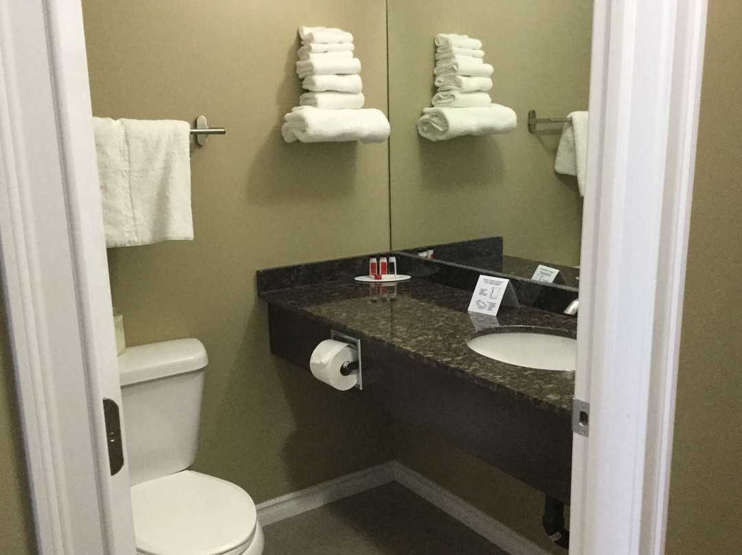 Super 8 by Wyndham Hardisty主图