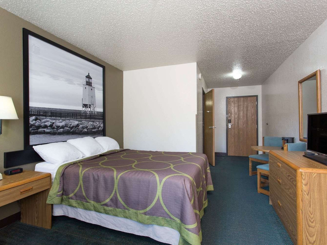 Super 8 by Wyndham Houghton Lake主图