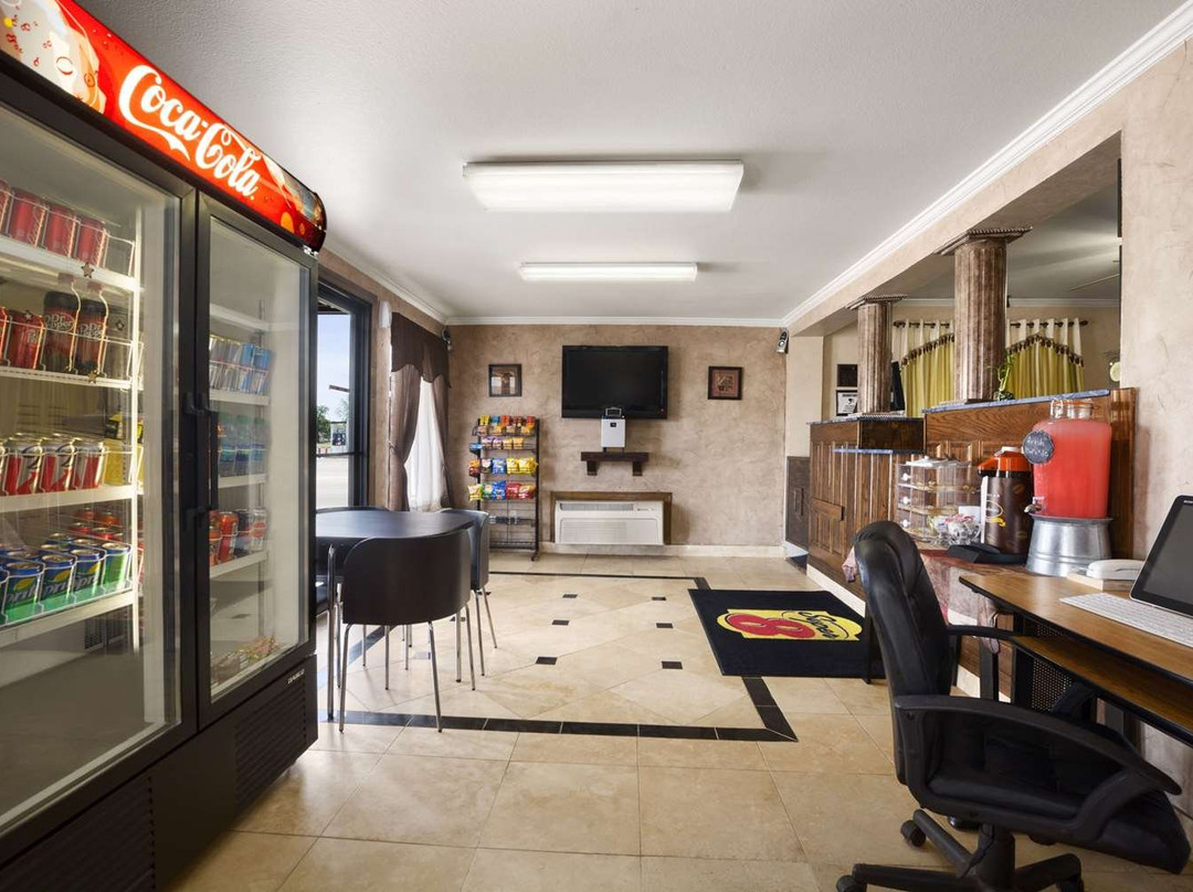 Super 8 by Wyndham Childress主图