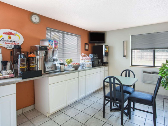 Super 8 by Wyndham Salem VA主图