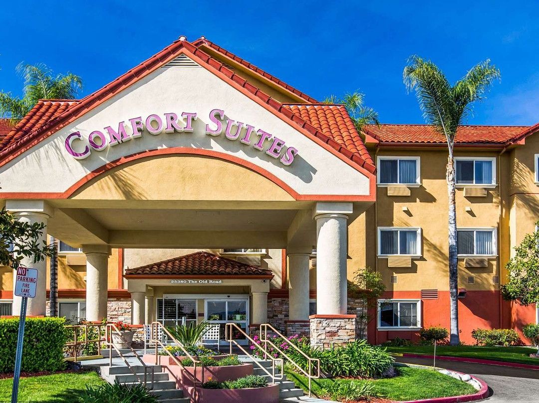 Comfort Suites Near Six Flags Magic Mountain主图