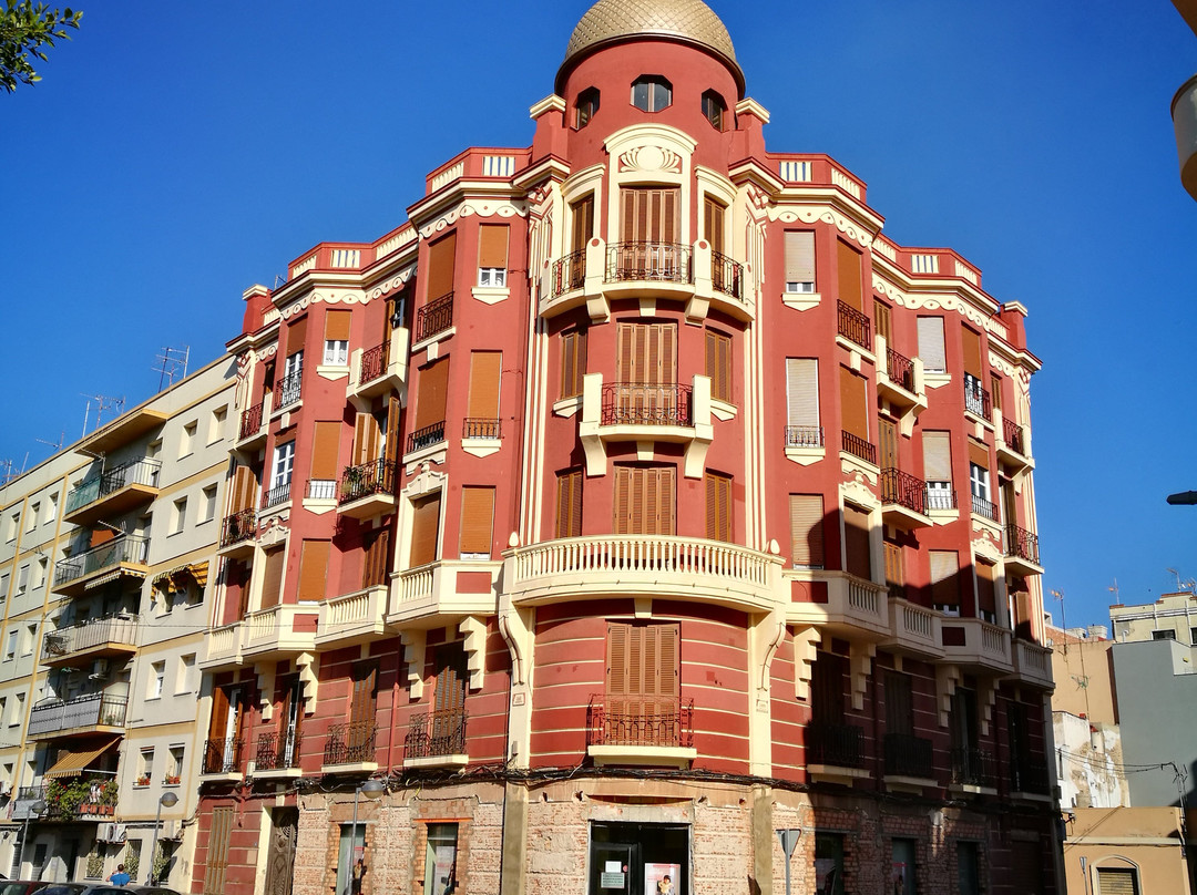 Edificio Rojo-梅利利亚必去景点
