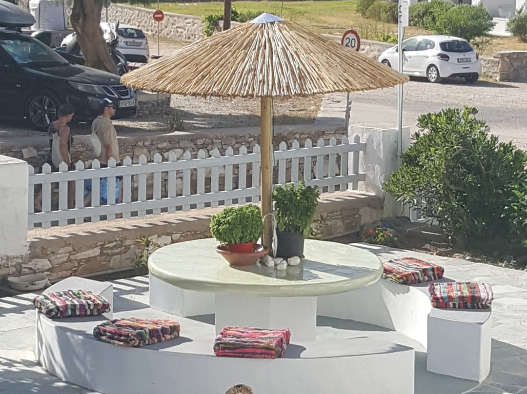 Aeolos Apartments主图