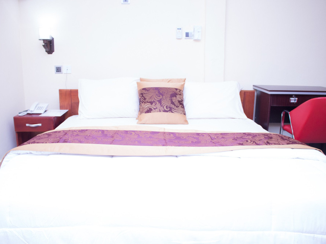 Sheilas Executive Hotel & Lodge主图