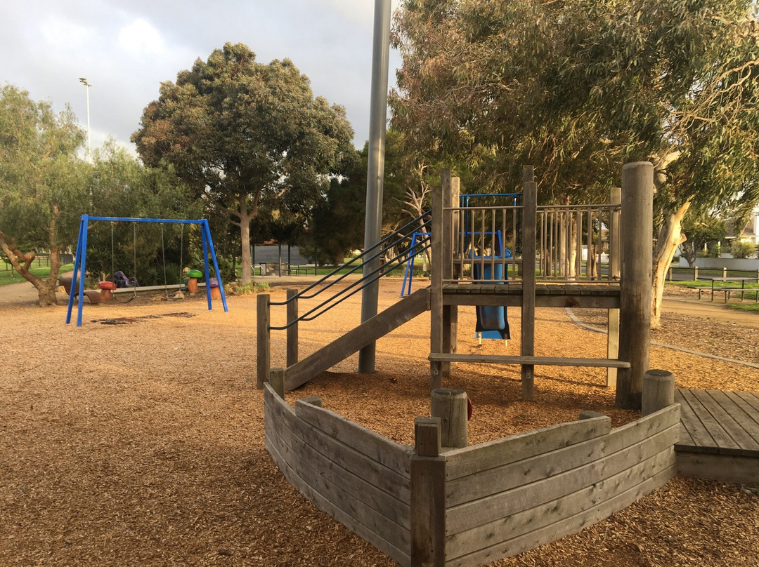 Roy Dore Reserve Playground景点图片