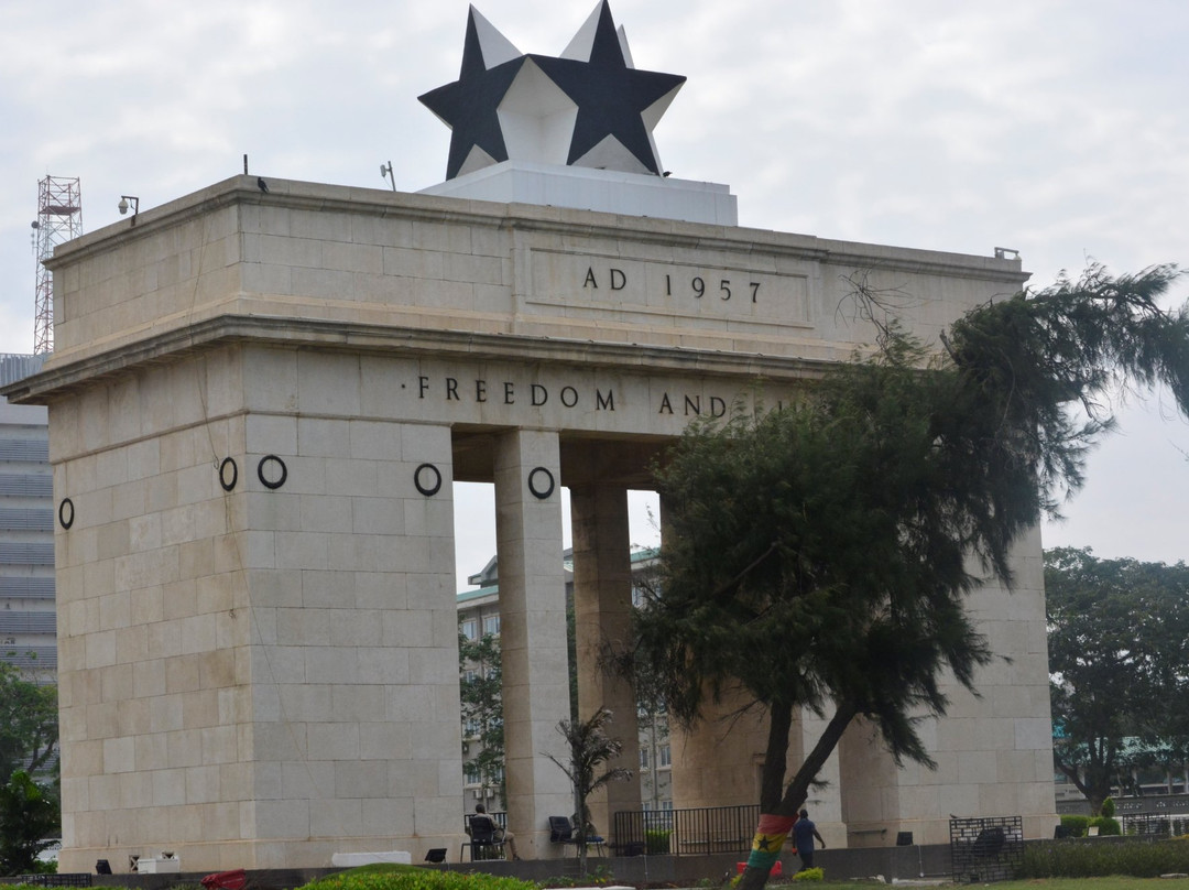 Black Star Gate-阿克拉必去景点