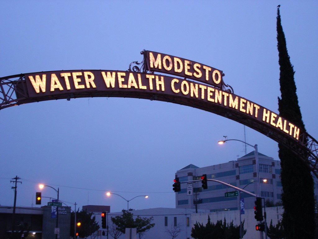Modesto Historic Graffiti Cruise Route景点图片