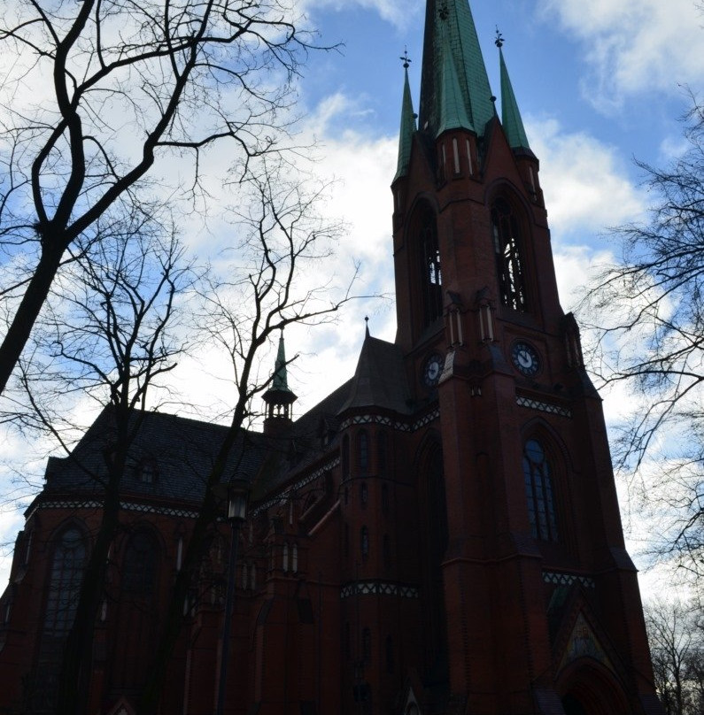 Cathedral Church of St’s. Peter and Paul景点图片