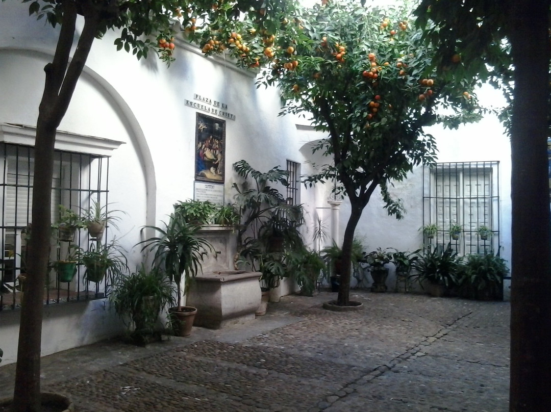 Fuente del Rey旅游景点-Plaza de la Escuela de Cristo