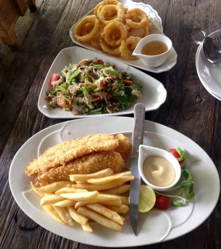 Mae Faek Mai餐馆和美食-The Backyard Garden