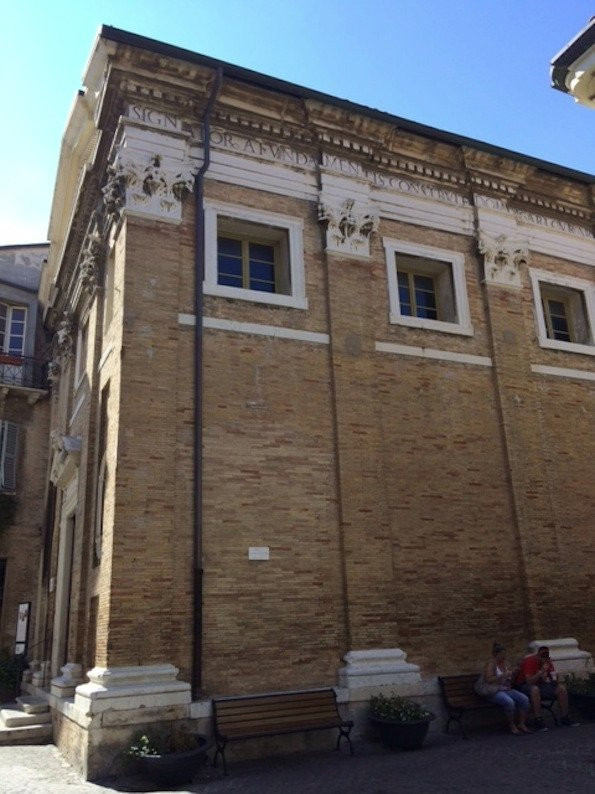 Chiesa Della Croce-塞尼加利亚必去景点