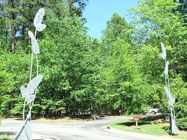 Hemlock Bluffs Nature Preserve景点图片